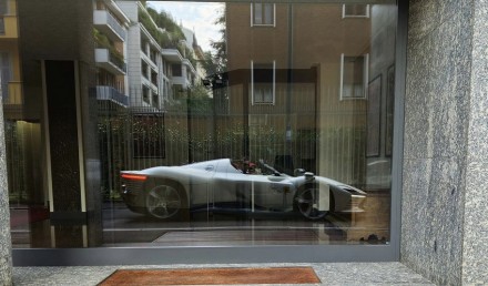 Zlatan Ibrahimovic stuzzica i fan in Ferrari. Pronto a regalarsi una nuova Rossa?